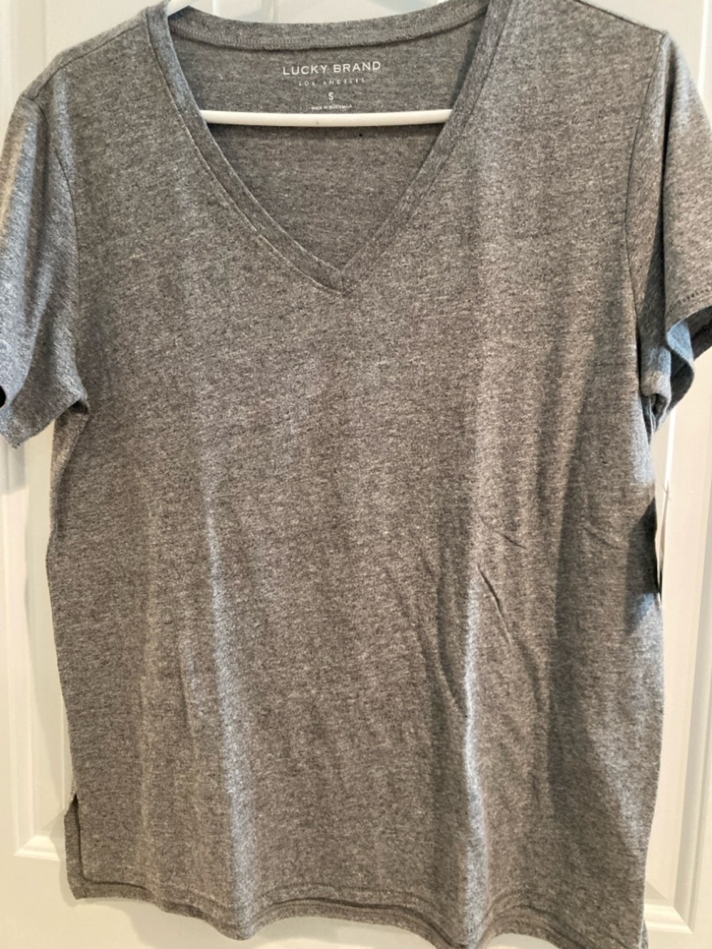 NEW Women’s Lucky Brand Classic V-Neck Short Sleeve T-Shirt Tee Heather Gray